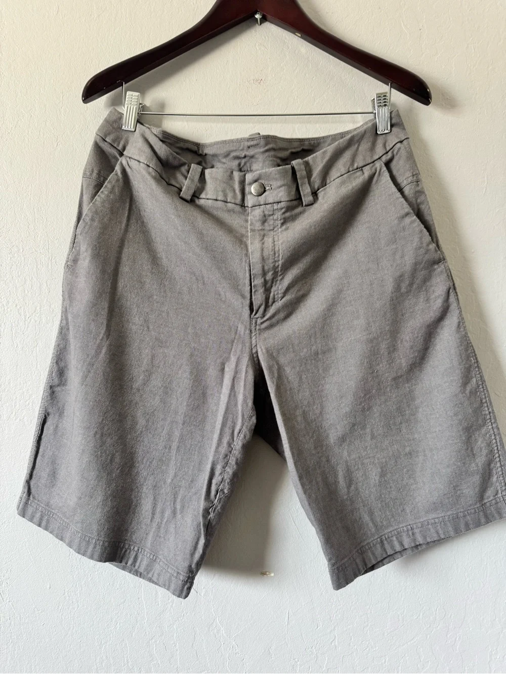 Lululemon Men's Commission Classic Gray Cotton-Blend Shorts size 34 Golf, Travel